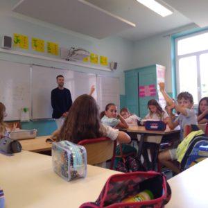 Christos Markogiannakis école sainte marie Fuveau rencontre avec les élèves de la classe de CM2 les enfants échangent